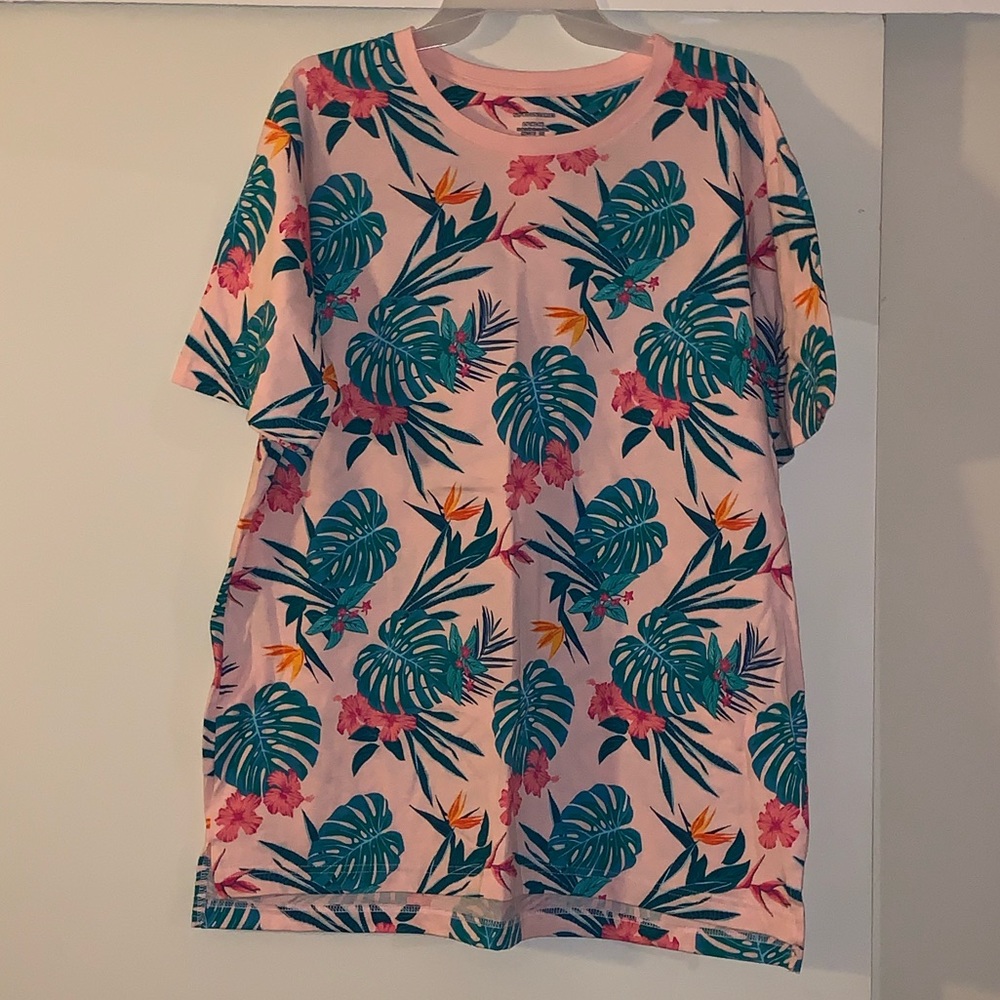 No boundaries pink floral blouse. Size LG